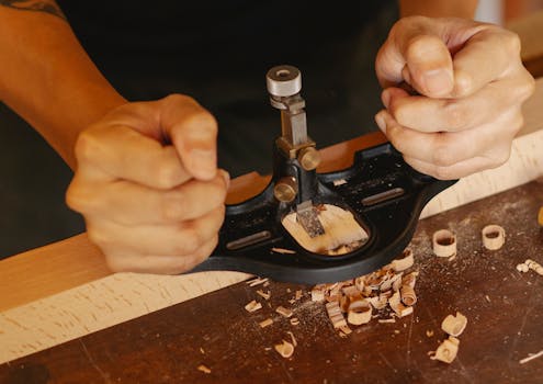 Crafting Elegance: How Artisanal Woodwork Combines Classic Skill with Modern Flair