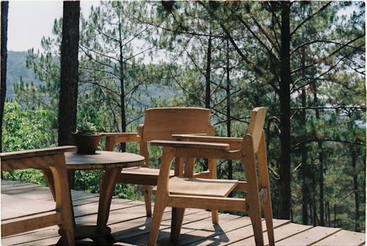Eco-Friendly Living: Choosing Sustainable Handcrafted Furniture